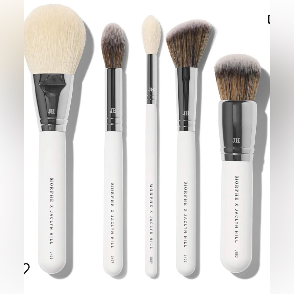 MORPHE x JACLYN MAKE UP BRUSH SET X POUCH. 5pcs BRAND NEW.